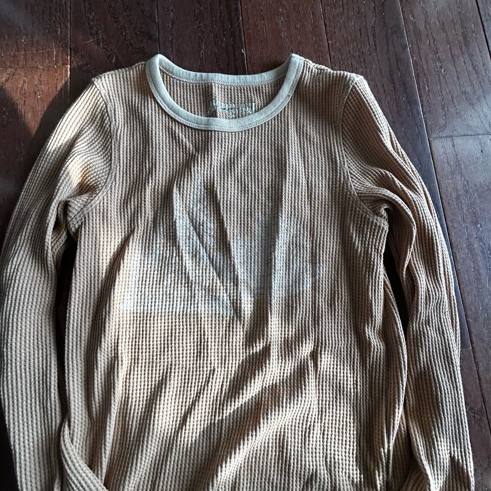 American Eagle Outfitters Tan Crewneck Sweater